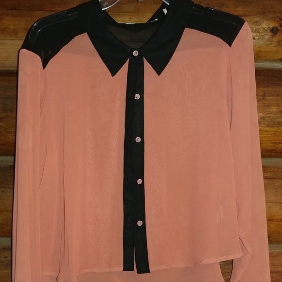 have Tops - 🎈5/$25🎈Sheer, large, peach and black blouse